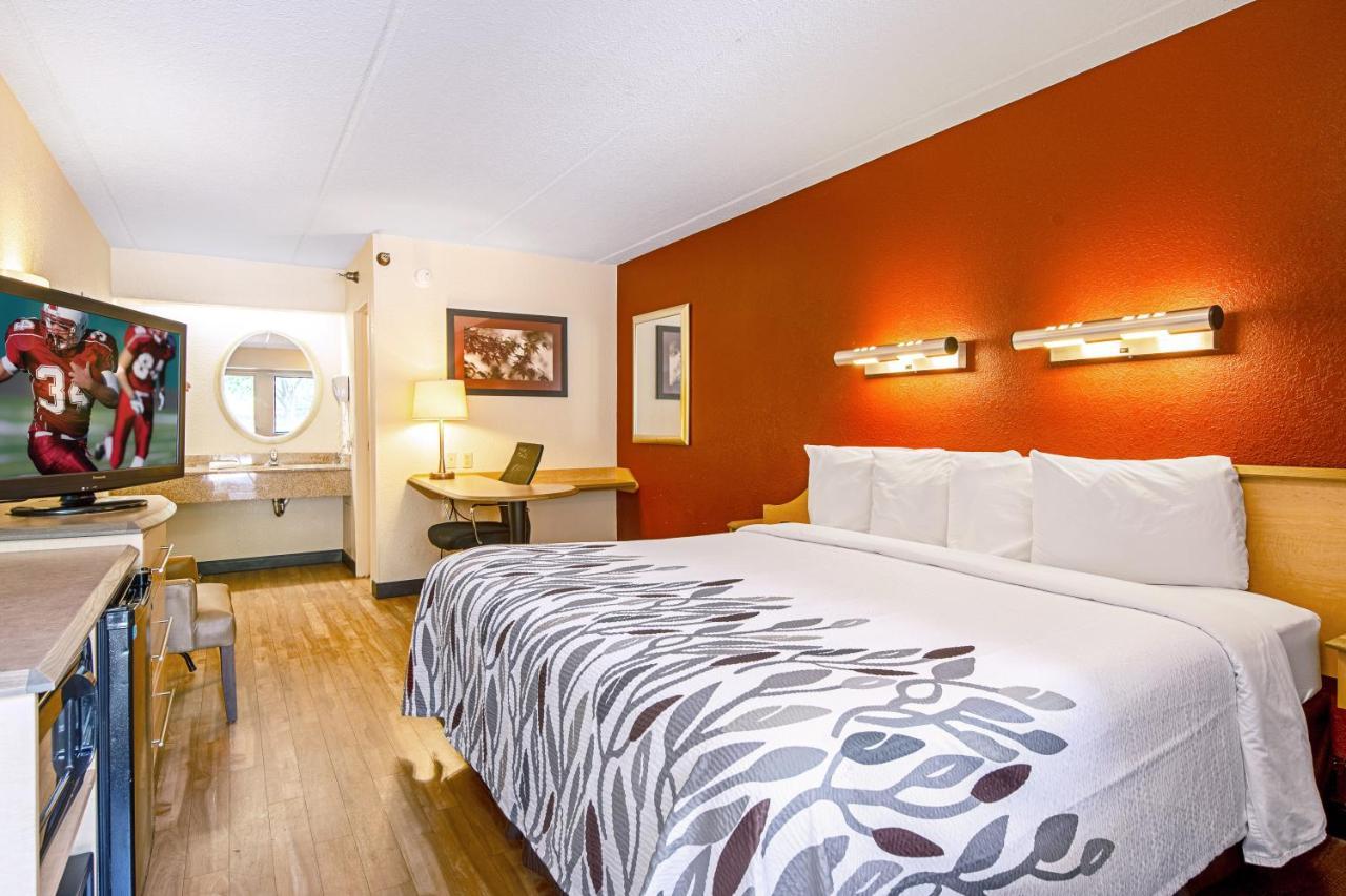 Red Roof Inn Джонсон Сити Экстерьер фото