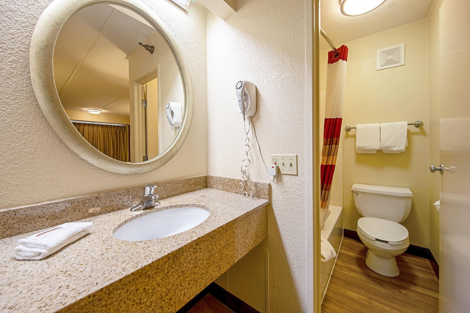 Red Roof Inn Джонсон Сити Экстерьер фото