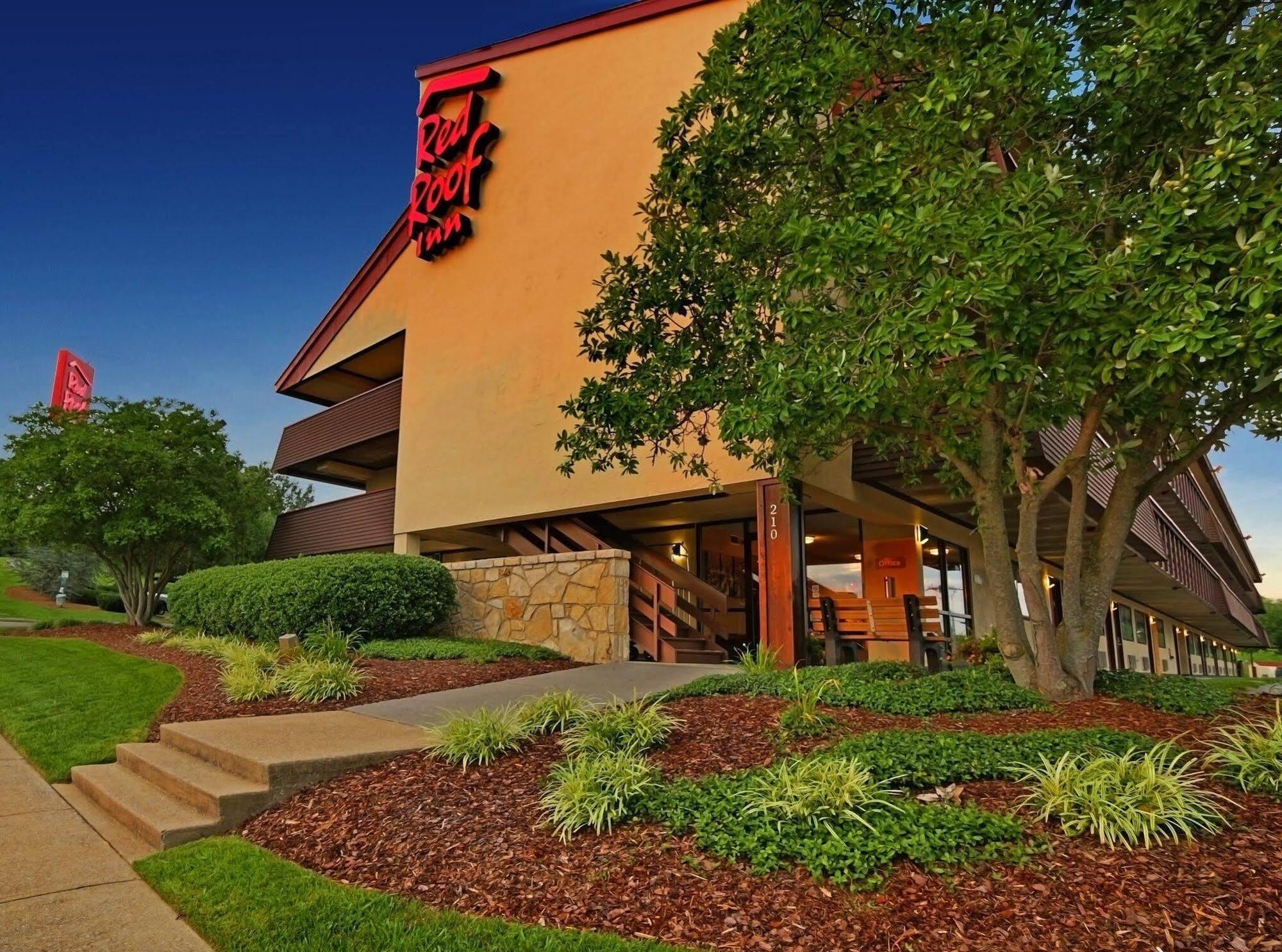 Red Roof Inn Джонсон Сити Экстерьер фото
